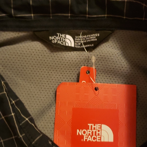 The North Face size small button up. NWT - Picture 6 of 6